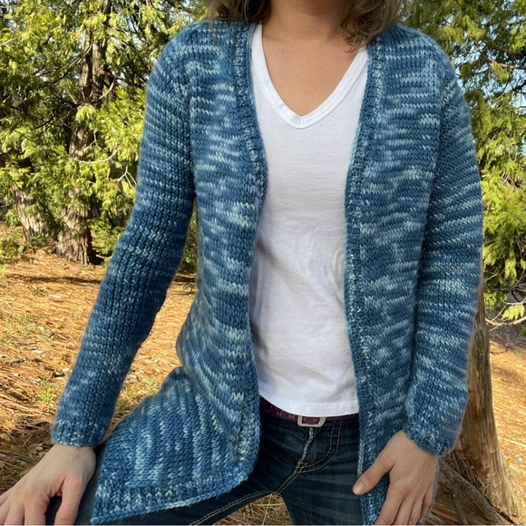 100% Merino Wool Hand knit Cardigan size small, made in the color Seaside :) - Picture 5 of 10